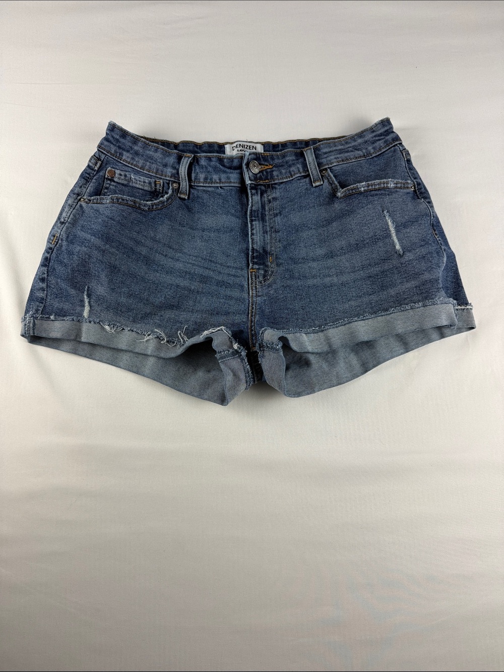 Denizen from Levi’s High Rise Cuffed Raw Hem Distressed Shorts Size 31